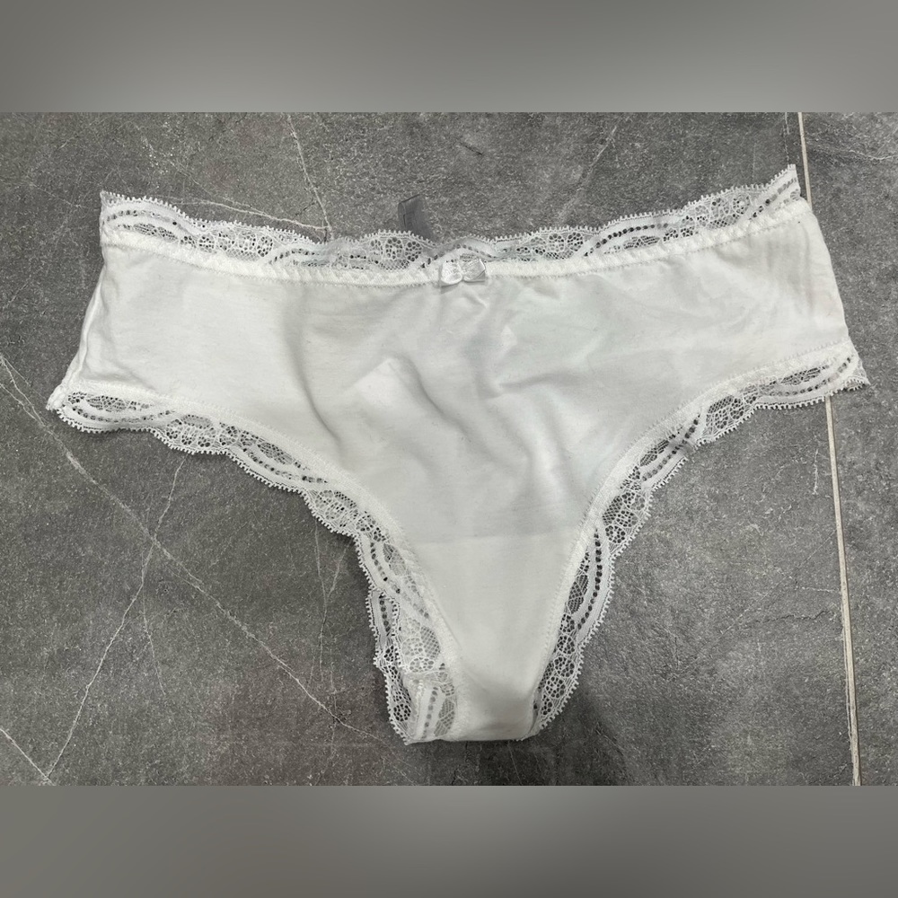 NWT Intimissimi Lace Lyrca Cheeky Panty (M)